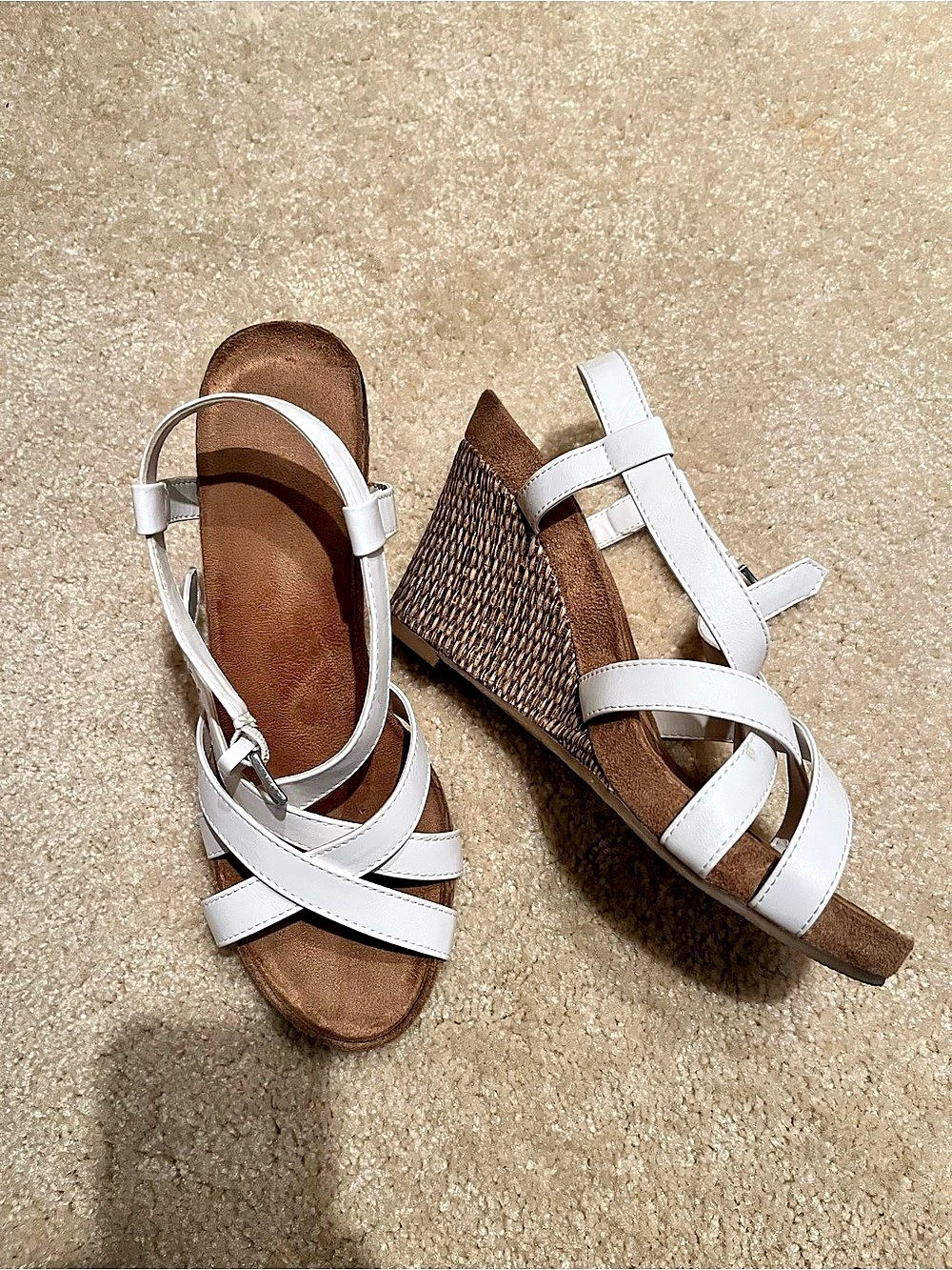 Aerosoles At First Plush White Wedge Sandals US 9